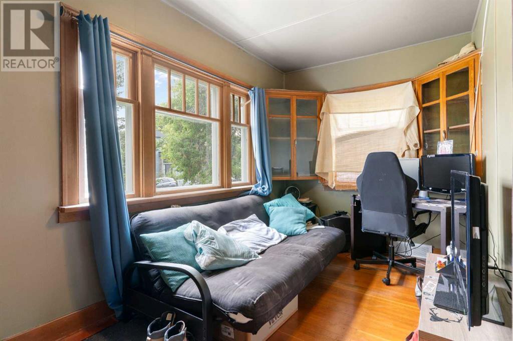 Single Family House Bungalow for Sale in   Avenue NW Capitol Hill Calgary 