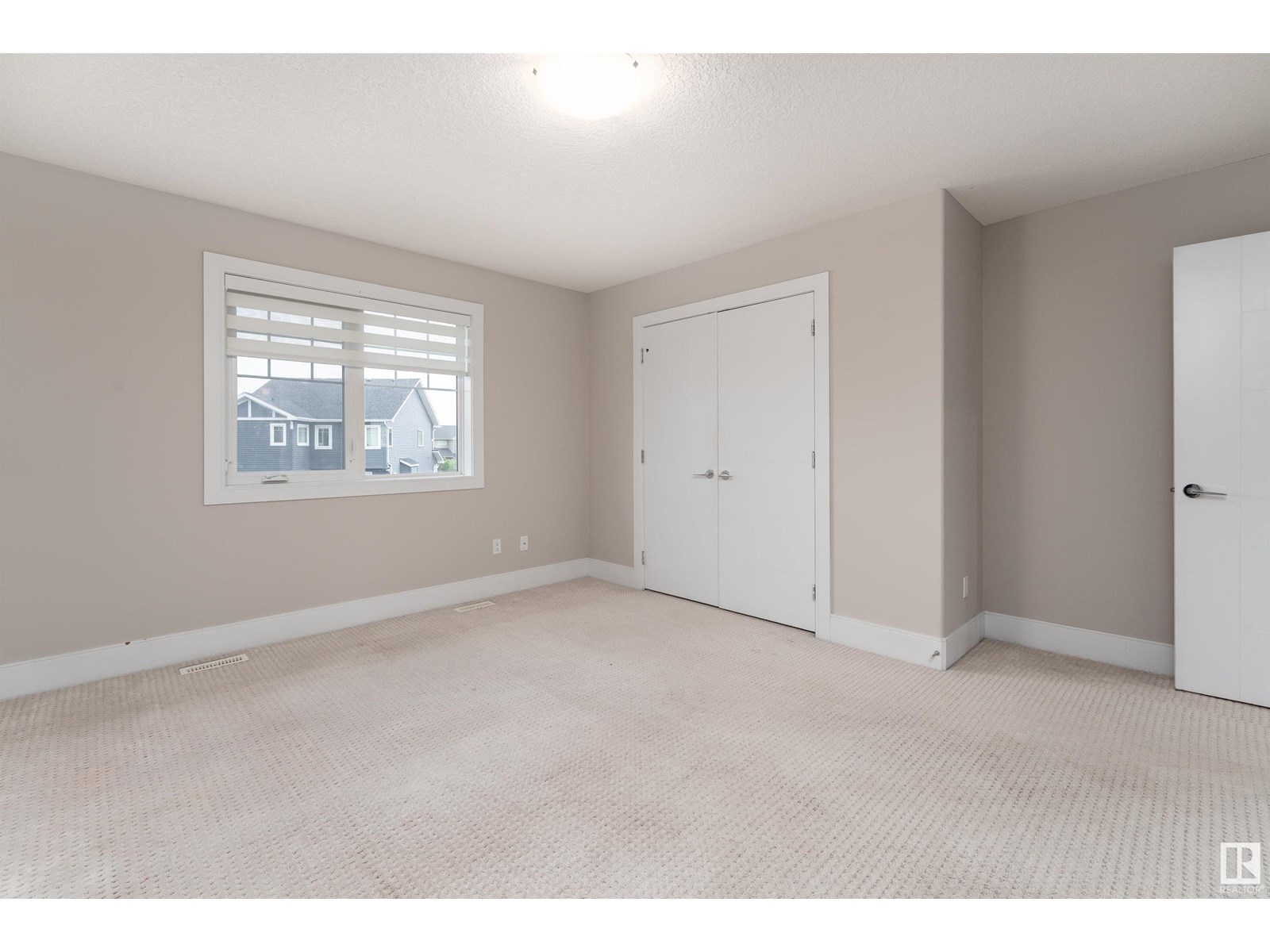 Photo 22 of 2422 Ashcraft Cr Sw, Edmonton AB