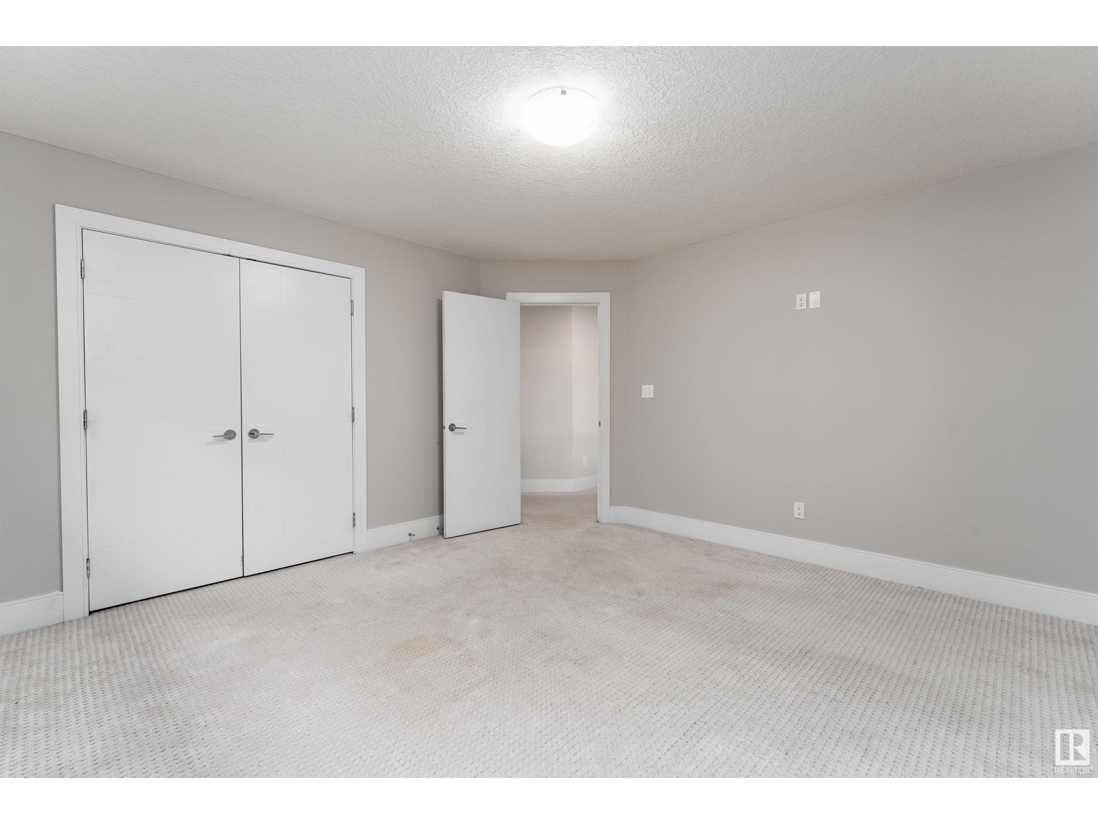 Photo 30 of 2422 Ashcraft Cr Sw, Edmonton AB