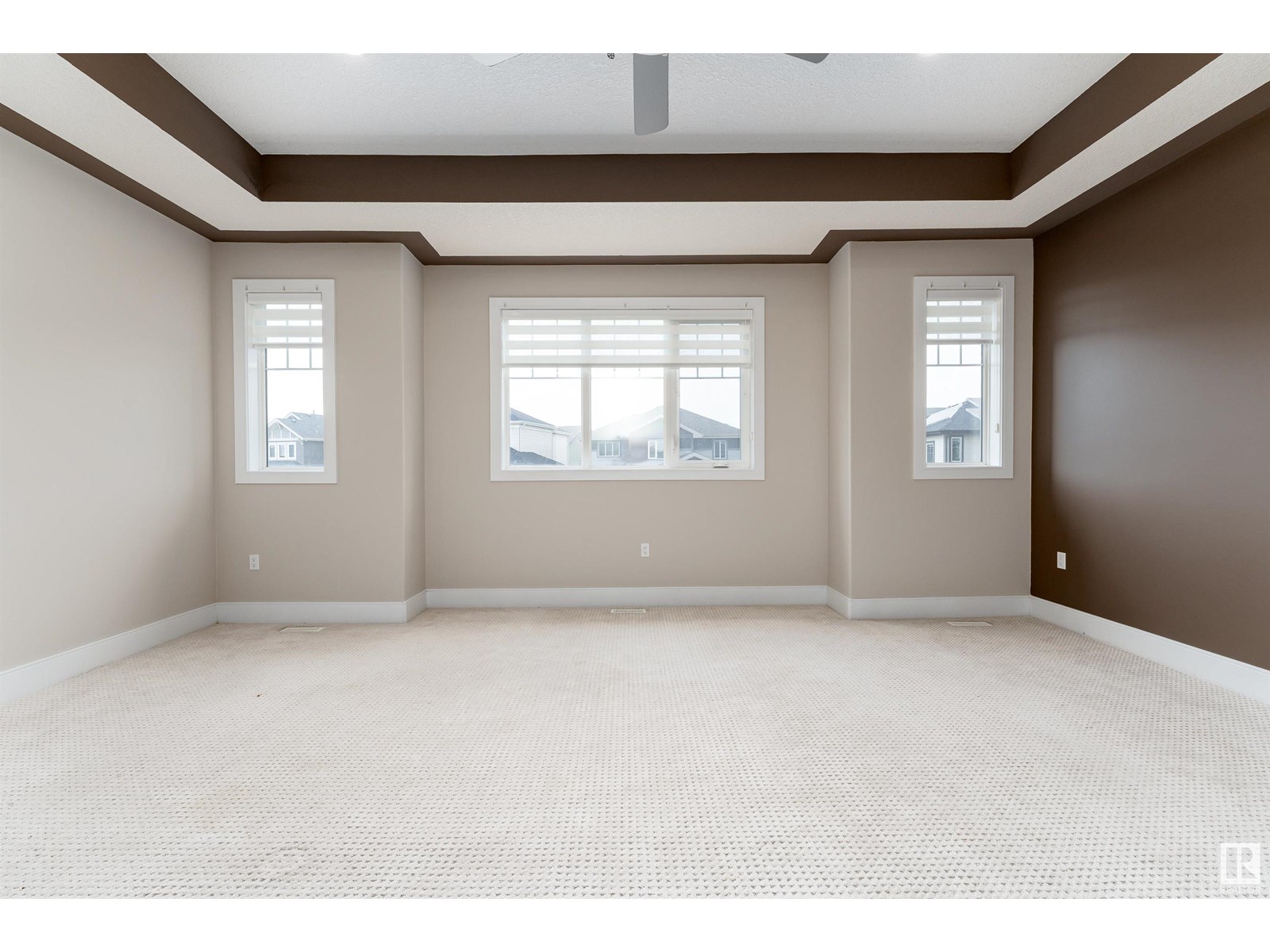 Photo 8 of 2422 Ashcraft Cr Sw, Edmonton AB