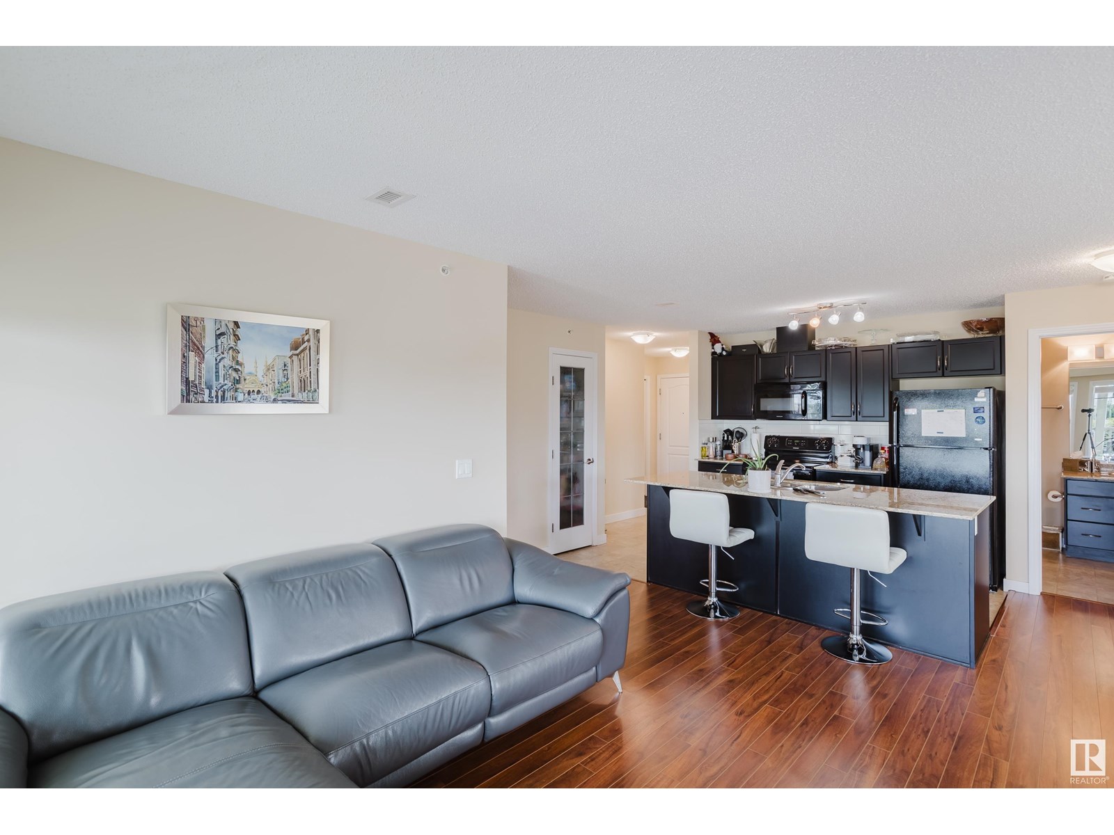 Photo 12 of 415 12650 142 Av Nw, Edmonton AB