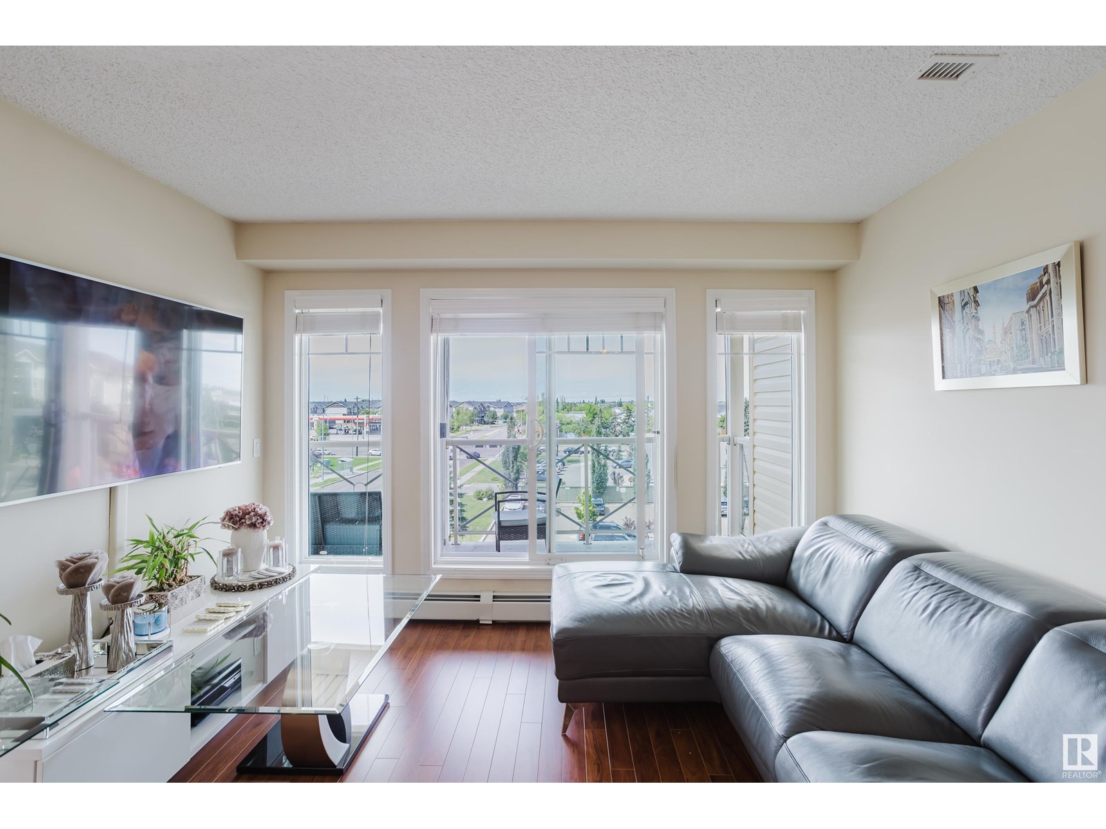 Photo 14 of 415 12650 142 Av Nw, Edmonton AB