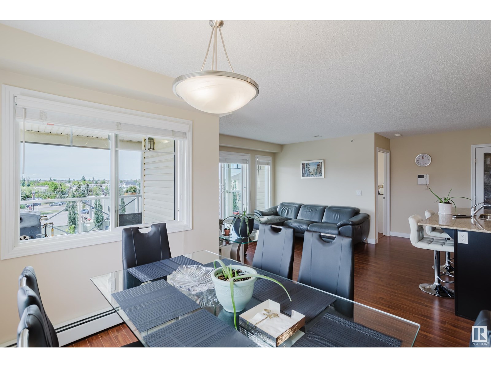 Photo 17 of 415 12650 142 Av Nw, Edmonton AB