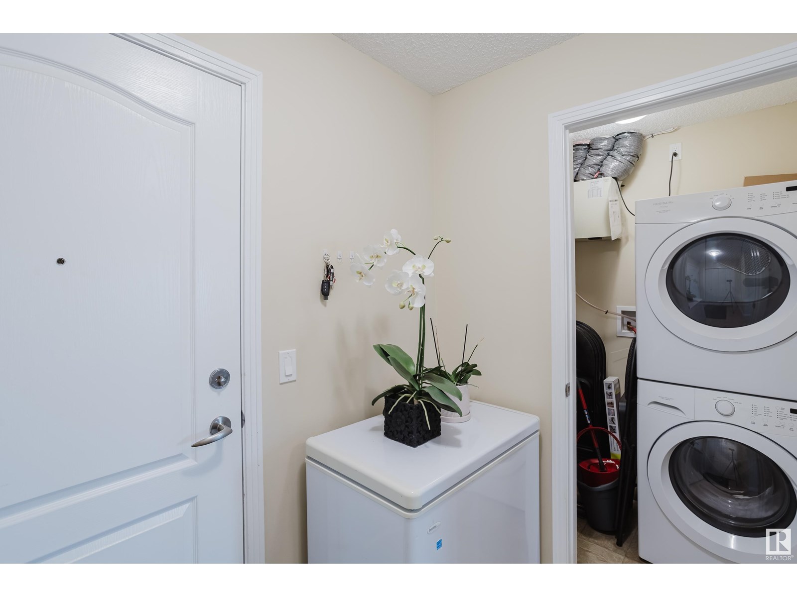 Photo 19 of 415 12650 142 Av Nw, Edmonton AB