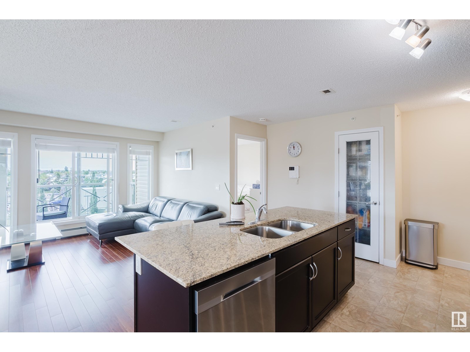 Photo 2 of 415 12650 142 Av Nw, Edmonton AB