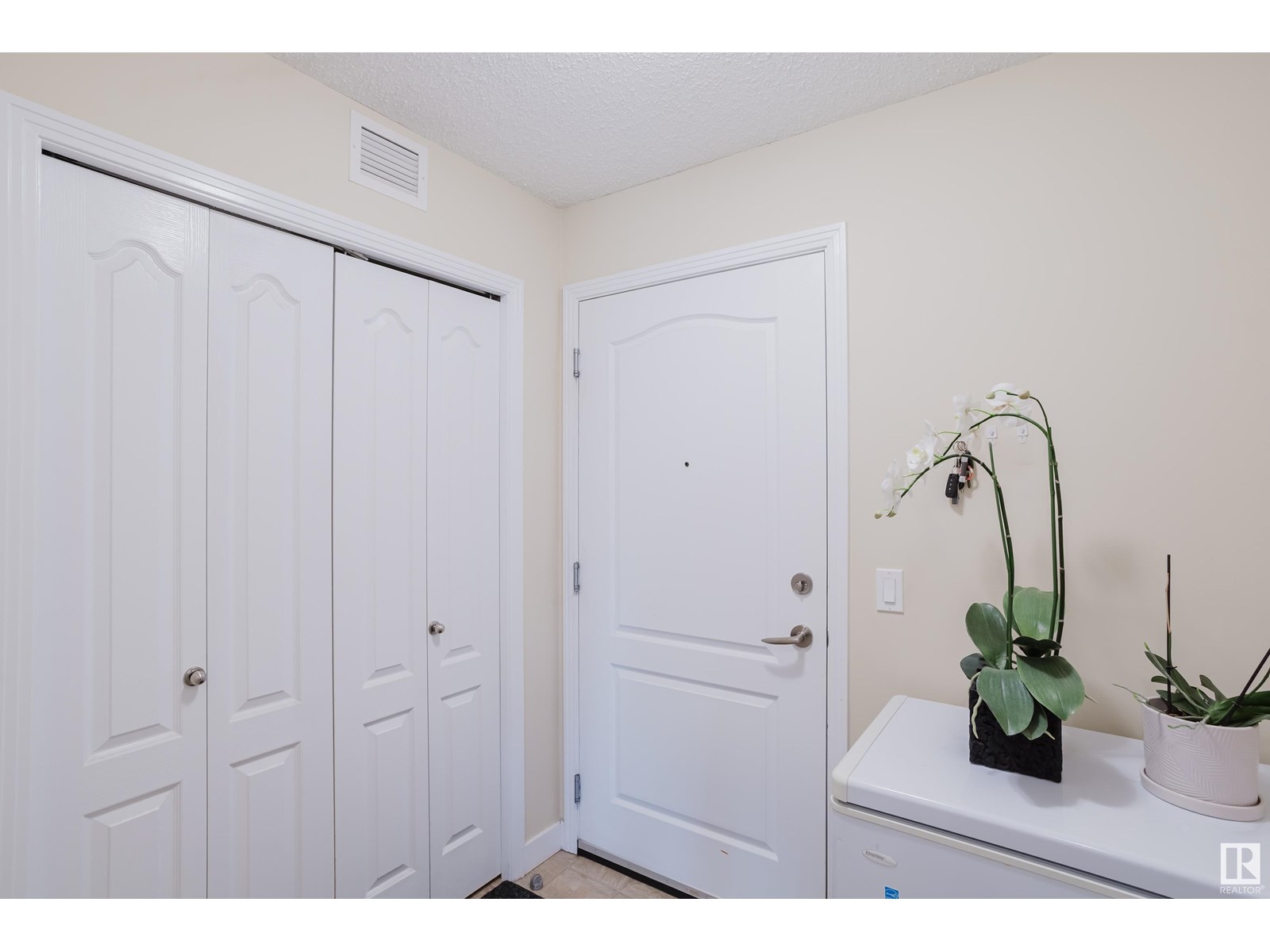 Photo 20 of 415 12650 142 Av Nw, Edmonton AB