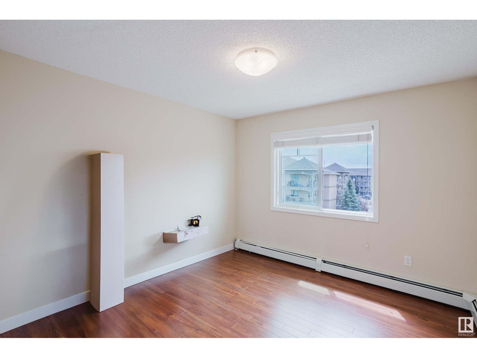 Photo 29 of 415 12650 142 Av Nw, Edmonton AB