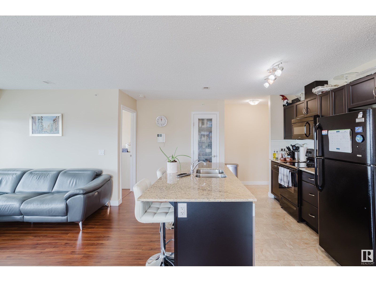 Photo 3 of 415 12650 142 Av Nw, Edmonton AB