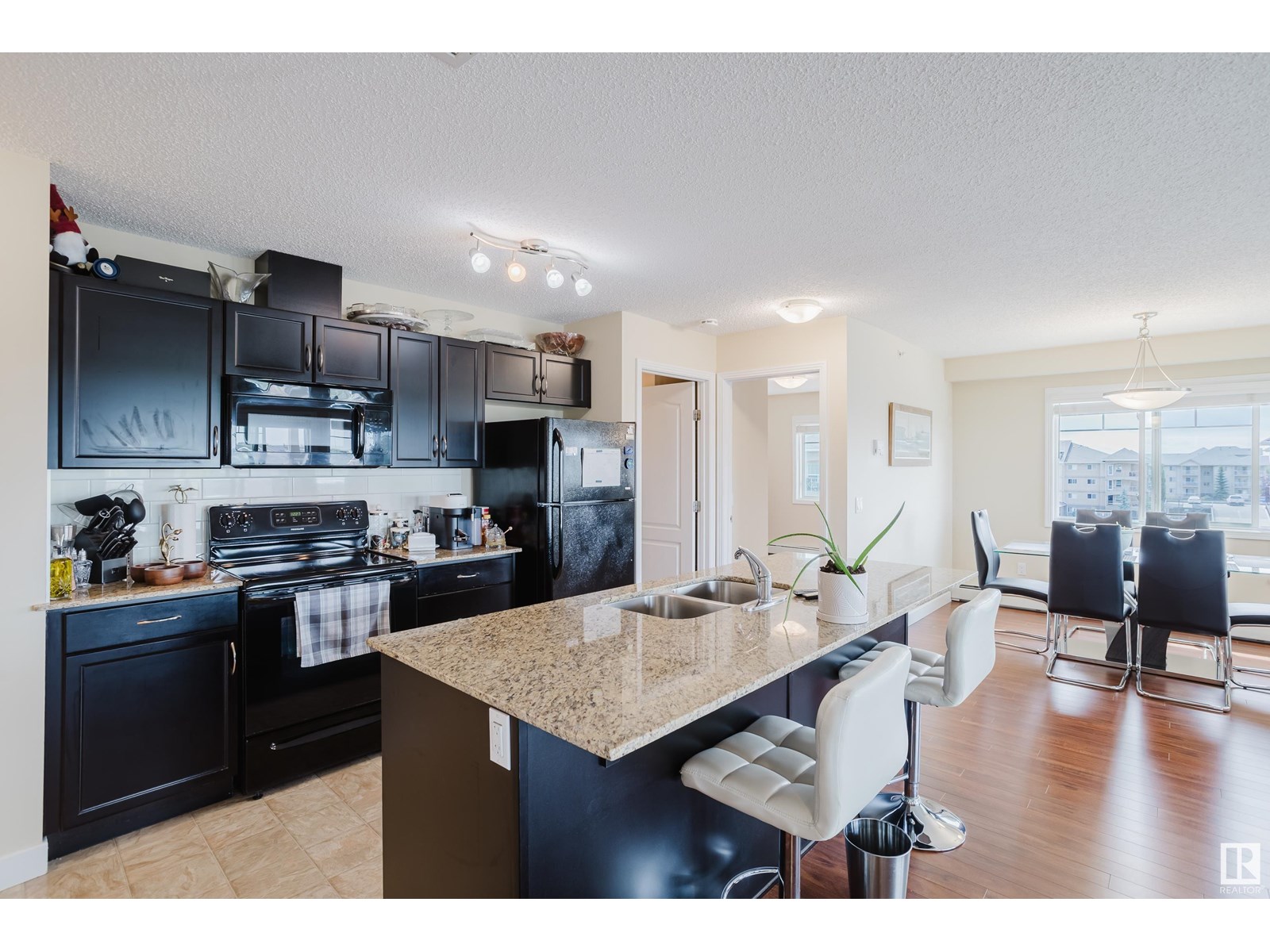 #415 12650 142 AV NW - 5
