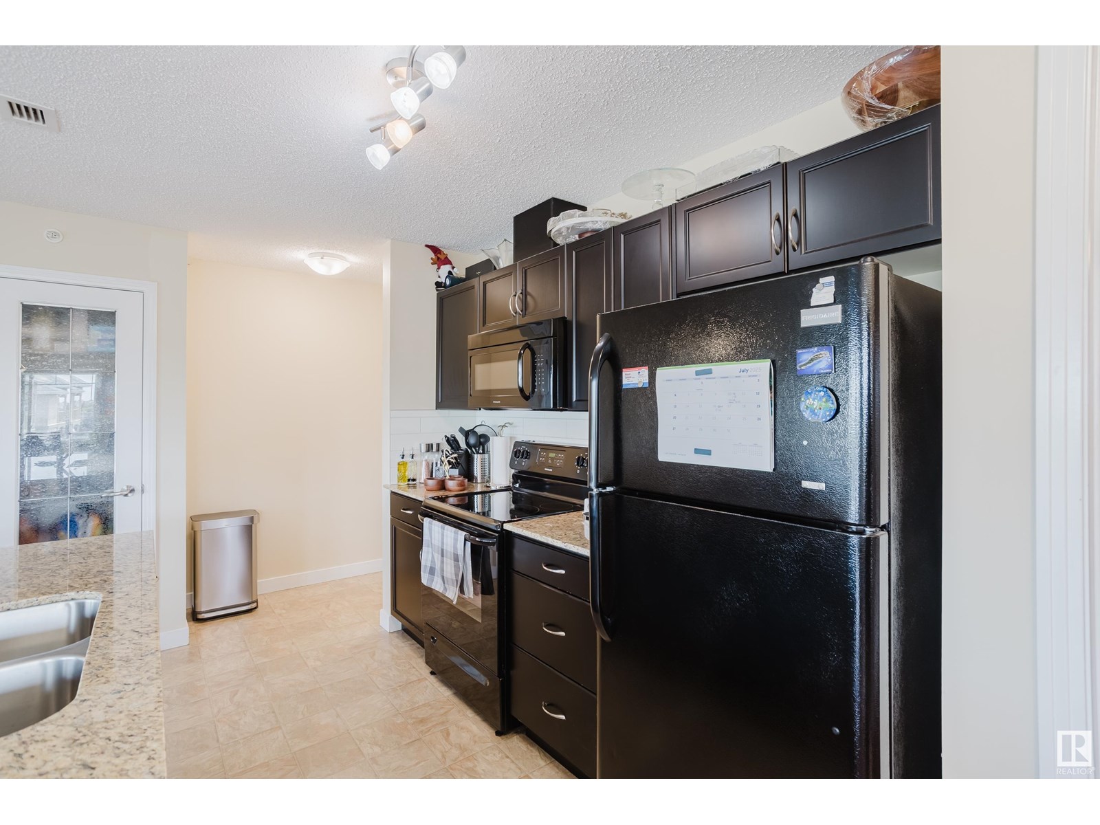 Photo 7 of 415 12650 142 Av Nw, Edmonton AB