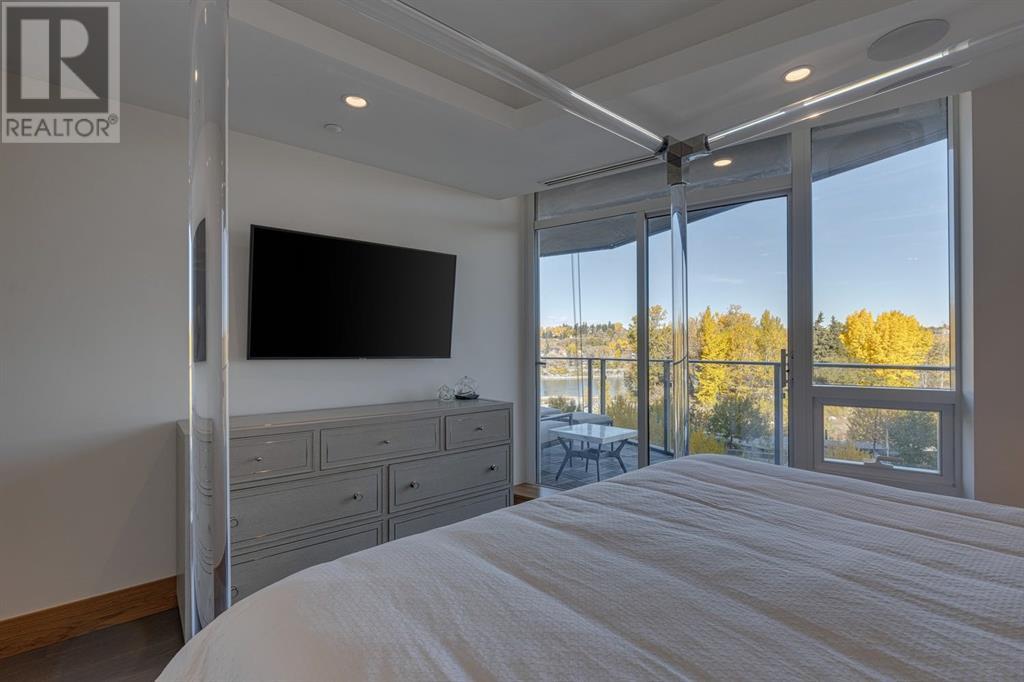 Single Family House for Sale in    Avenue SW Eau Claire Calgary 