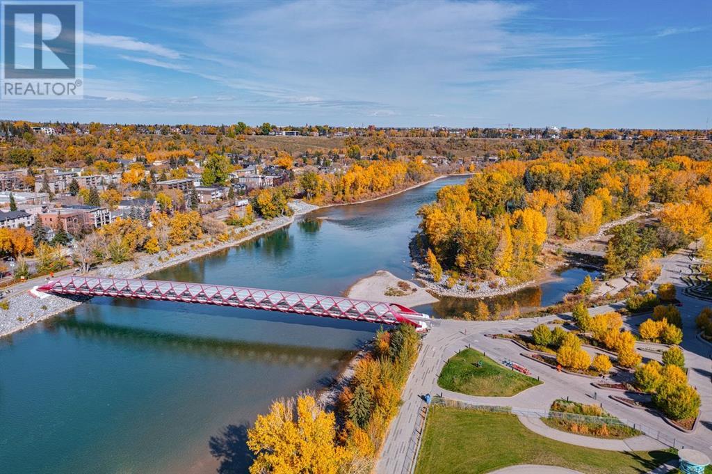 Single Family House for Sale in    Avenue SW Eau Claire Calgary 