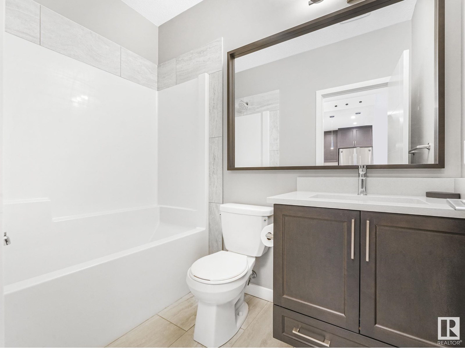 Photo 25 of 135 1154 Adamson Dr Sw, Edmonton AB