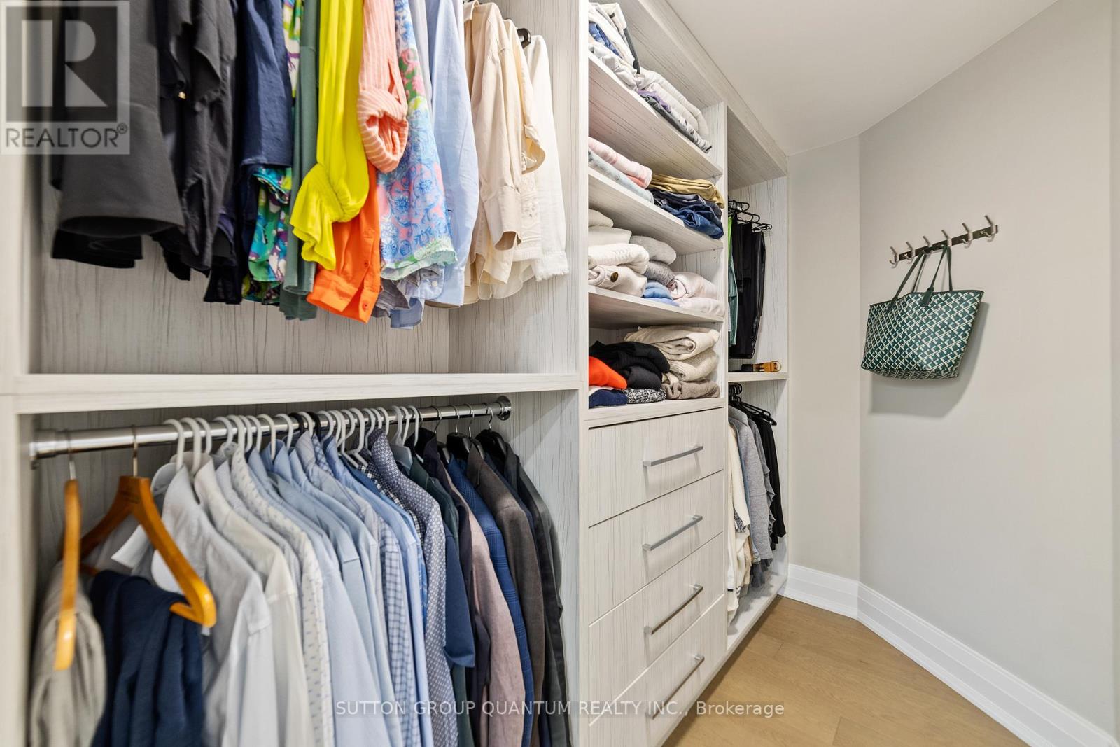 Photo 10 of 1857 Friar Tuck Court, Mississauga ON