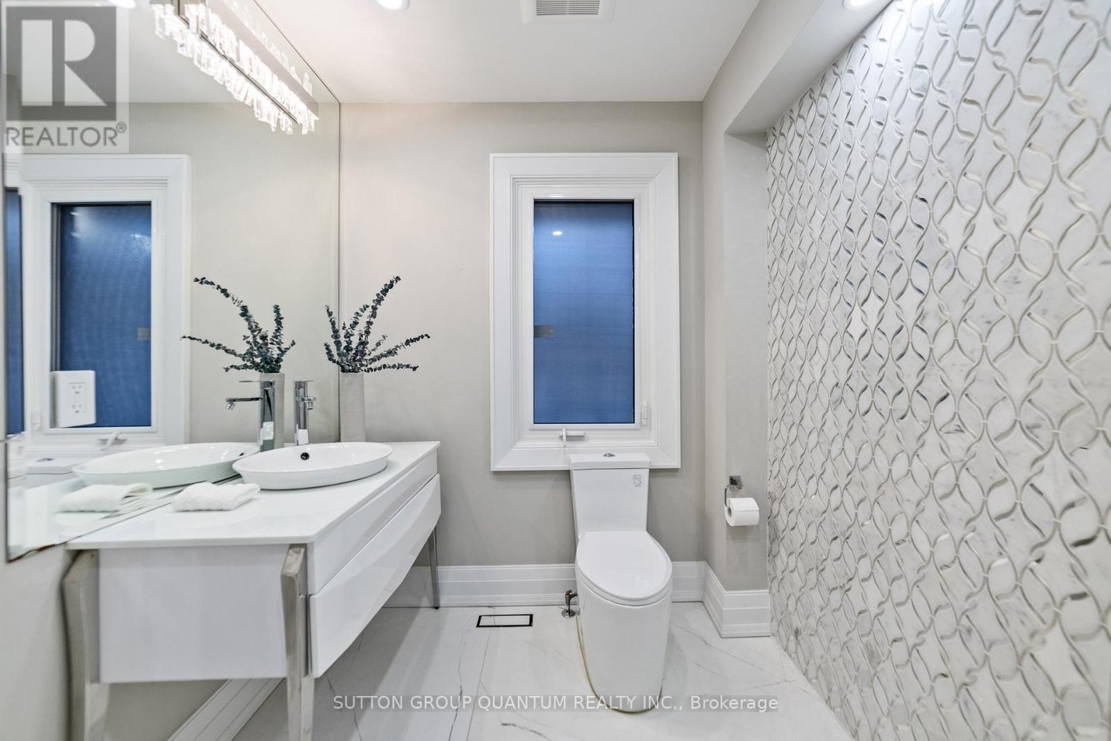 Photo 45 of 1857 Friar Tuck Court, Mississauga ON