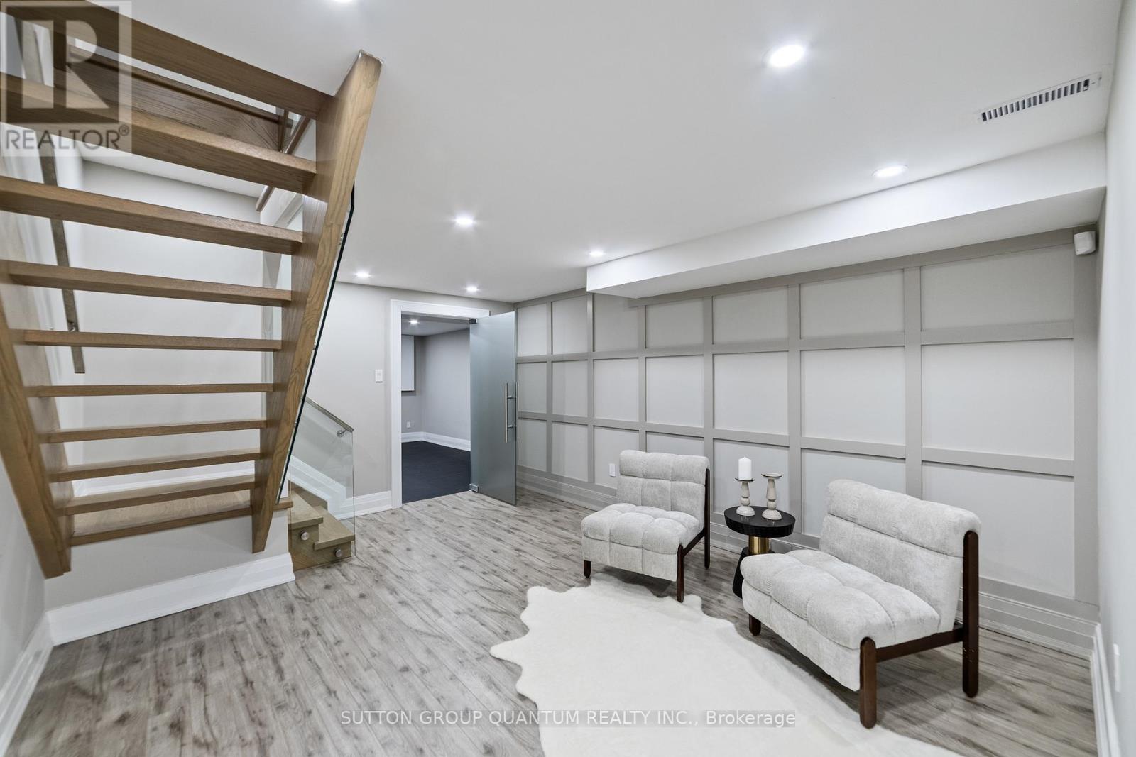 Photo 9 of 1857 Friar Tuck Court, Mississauga ON