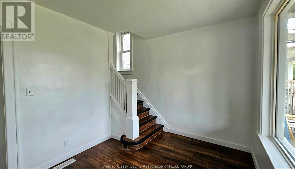 Photo 9 of 1082 Niagara Street, Windsor ON