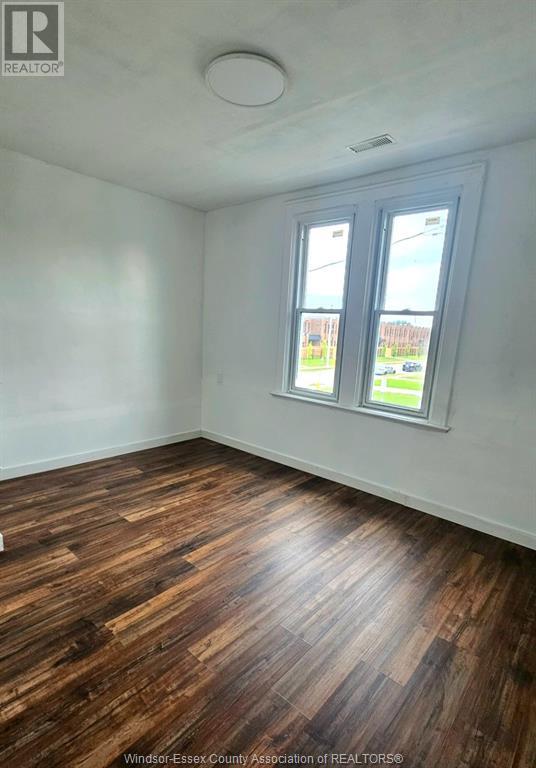 Photo 2 of 1082 Niagara Street, Windsor ON