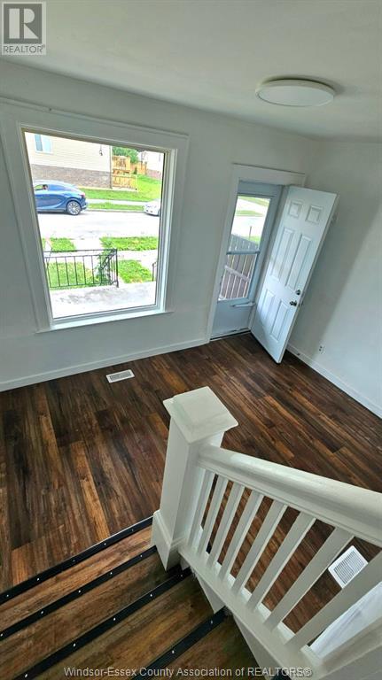 Photo 4 of 1082 Niagara Street, Windsor ON