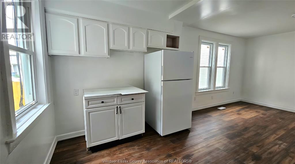 Photo 6 of 1082 Niagara Street, Windsor ON