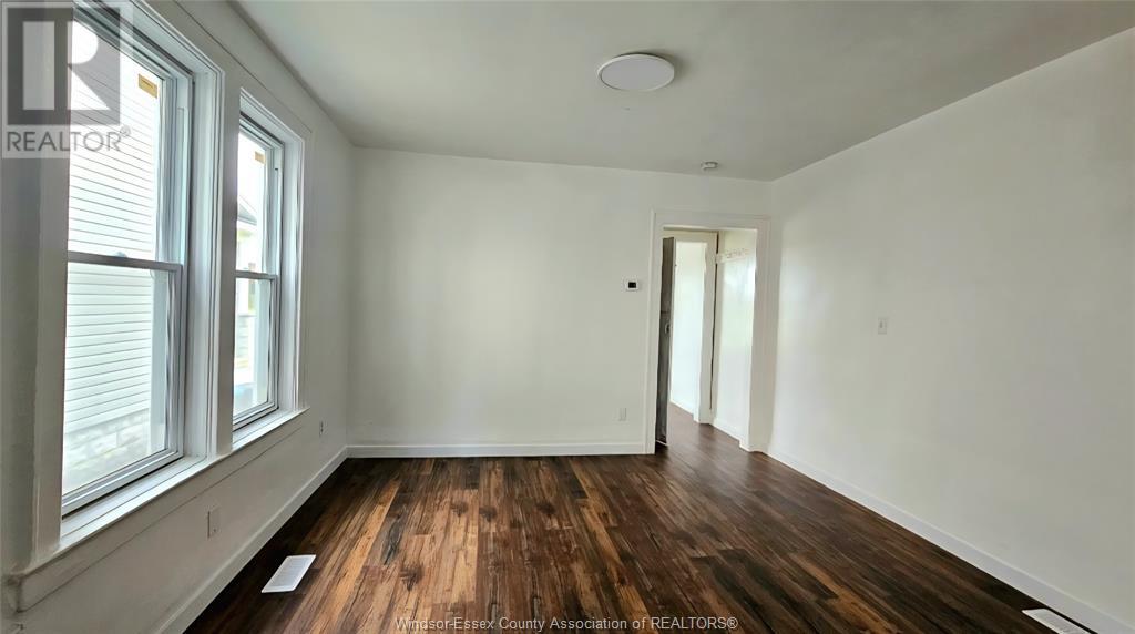 Photo 7 of 1082 Niagara Street, Windsor ON