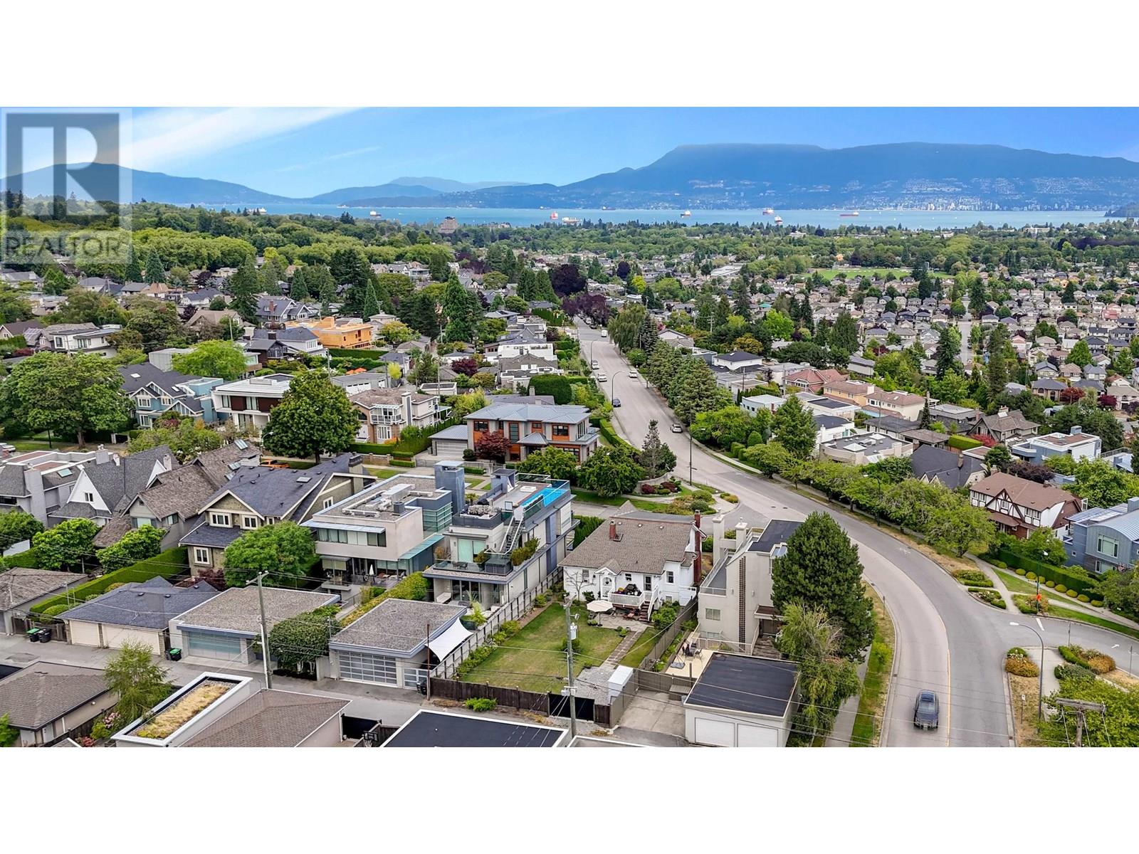 Photo 8 of 2912 W 27th Avenue, Vancouver BC