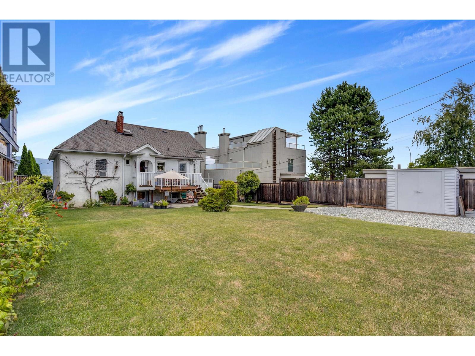 Photo 10 of 2912 W 27th Avenue, Vancouver BC