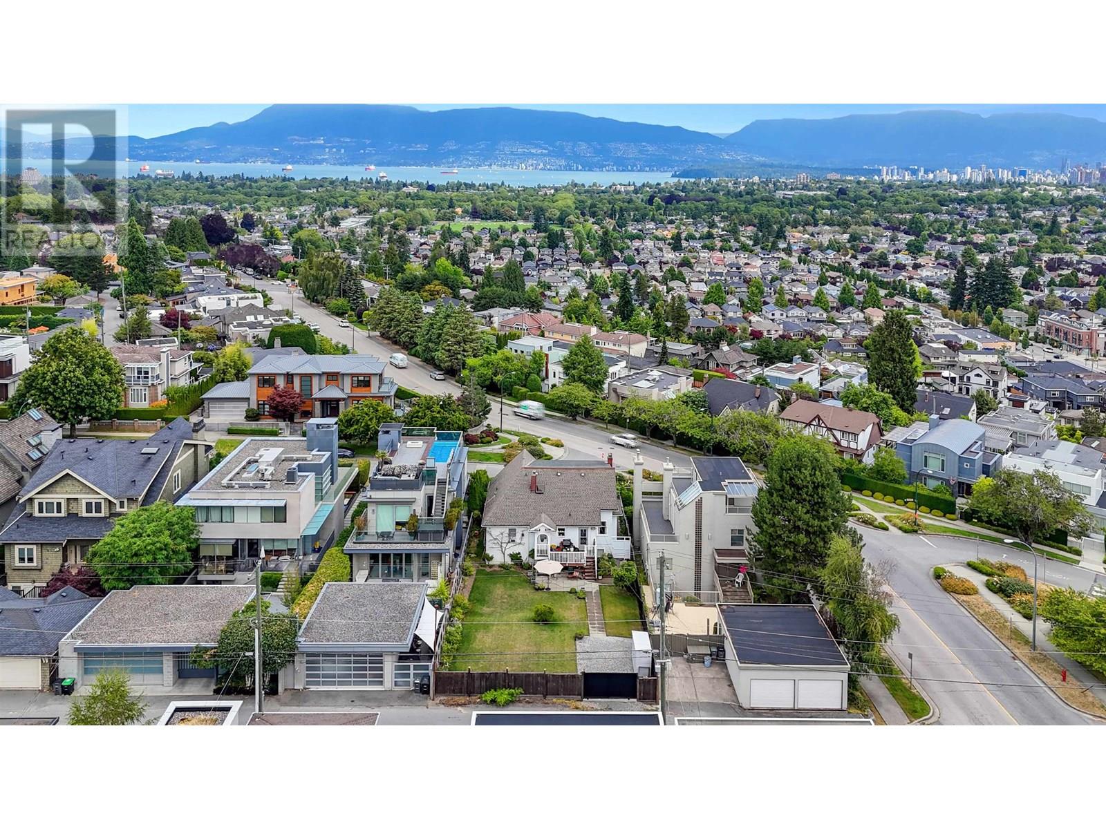 Photo 12 of 2912 W 27th Avenue, Vancouver BC
