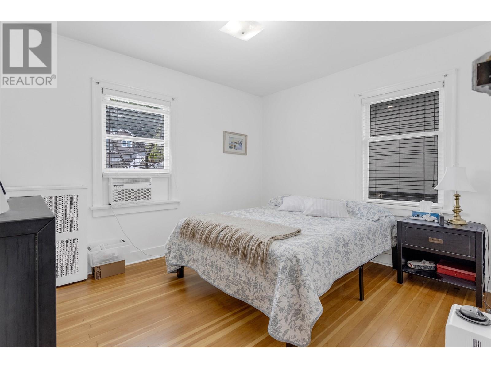 Photo 4 of 2912 W 27th Avenue, Vancouver BC