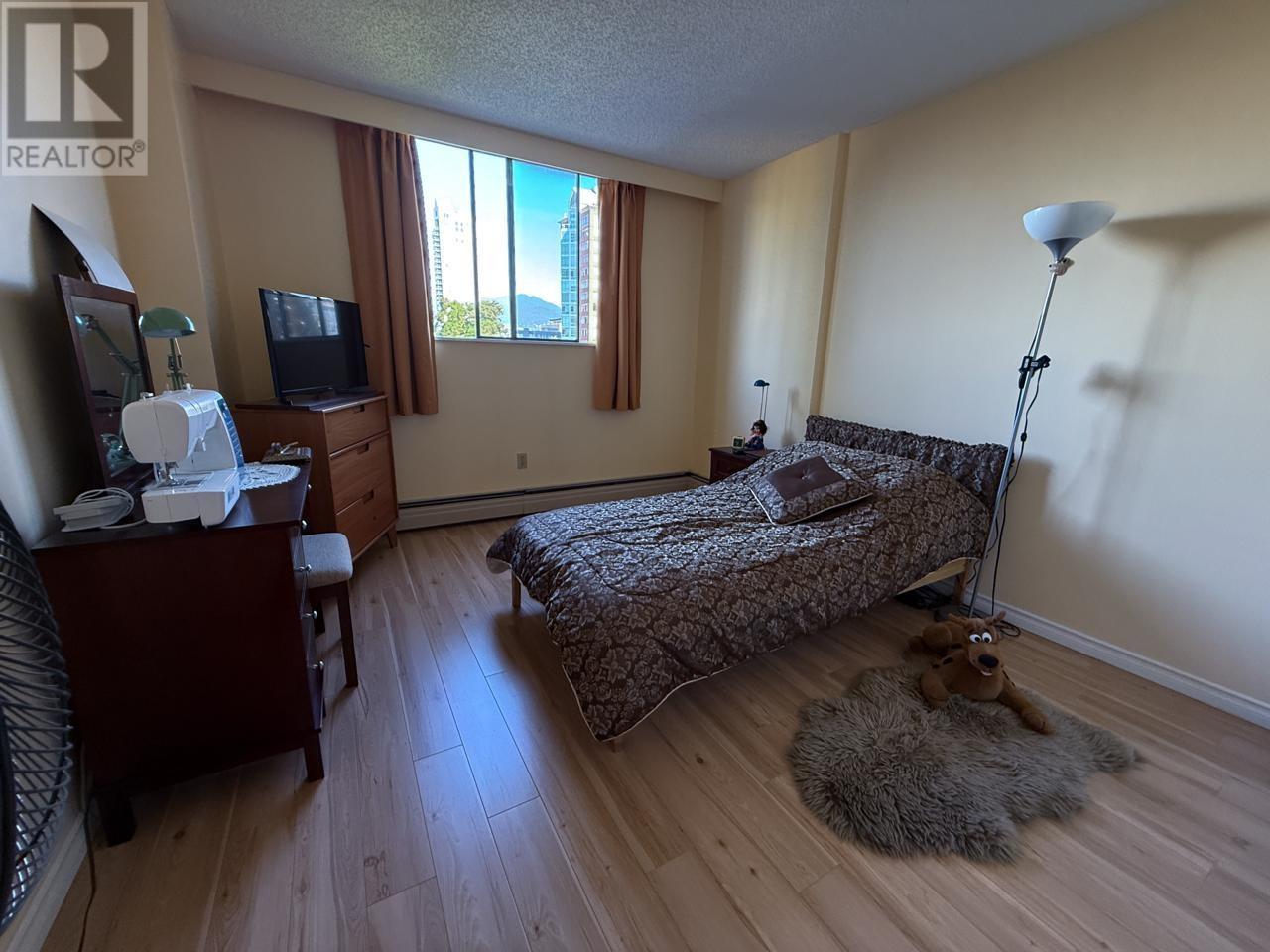 Photo 3 of 402 145 St Georges Avenue, North Vancouver BC