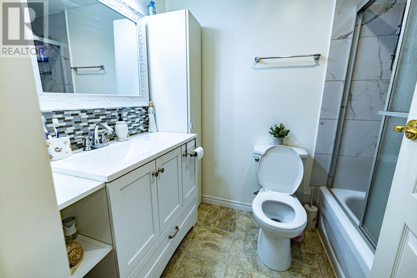 Photo 14 of 402 145 St Georges Avenue, North Vancouver BC