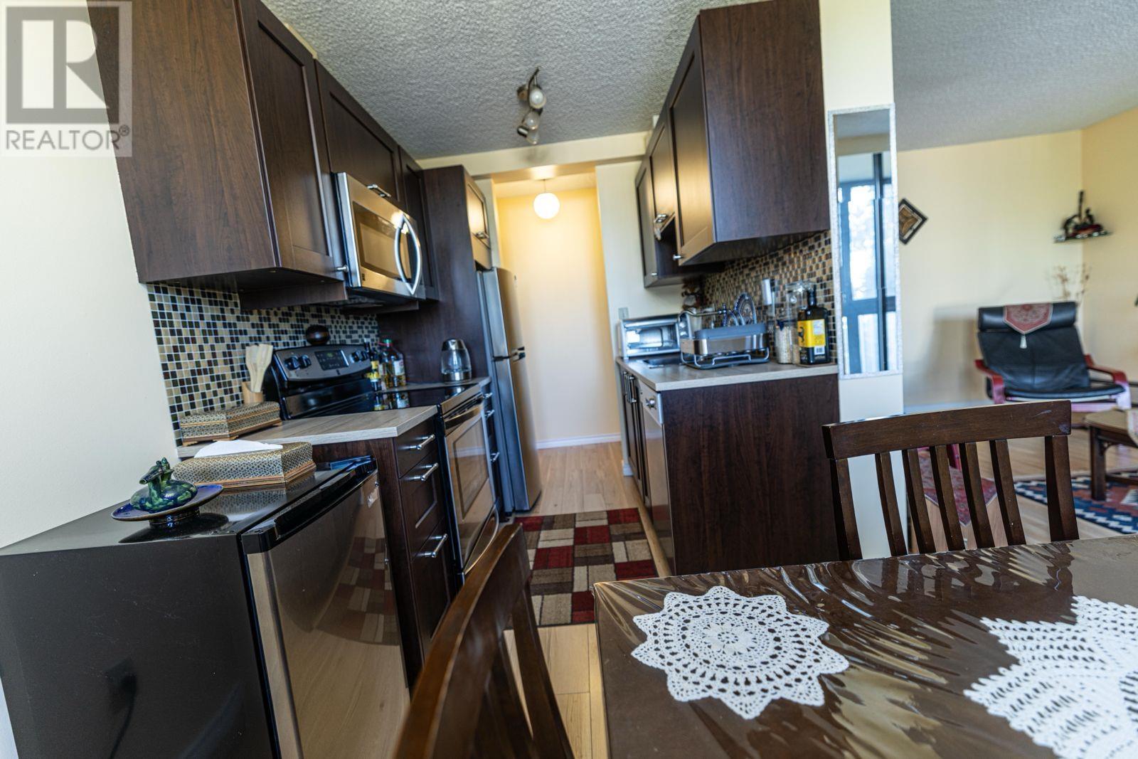 Photo 6 of 402 145 St Georges Avenue, North Vancouver BC