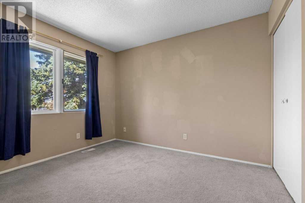 Single Family House for Sale in  Parkridge Way SE Parkland Calgary 