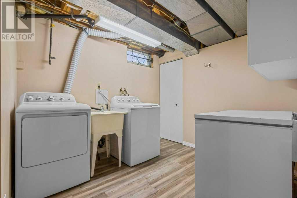 Single Family House for Sale in  Parkridge Way SE Parkland Calgary 