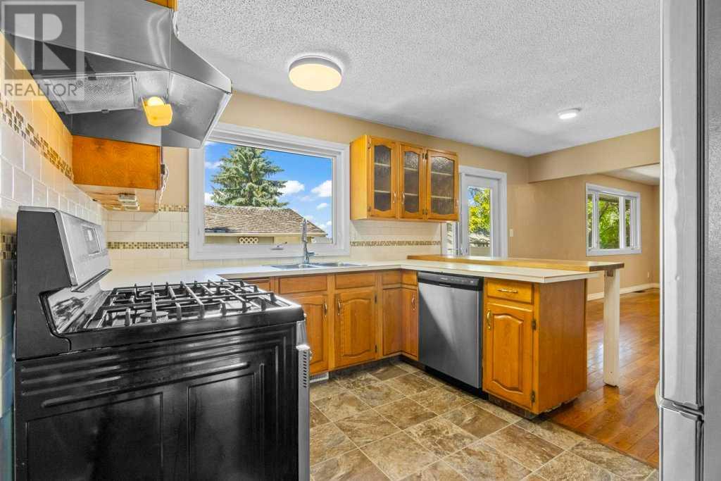 Single Family House for Sale in  Parkridge Way SE Parkland Calgary 