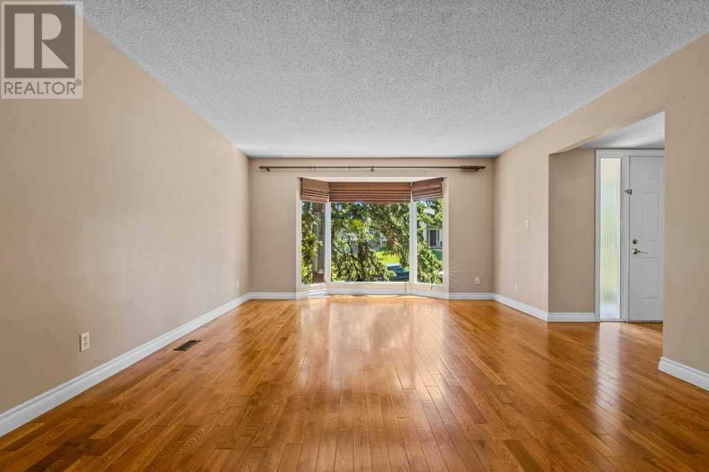 Single Family House for Sale in  Parkridge Way SE Parkland Calgary 