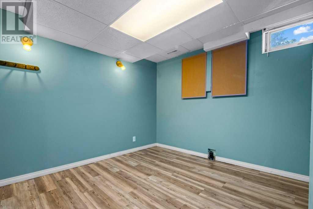 Single Family House for Sale in  Parkridge Way SE Parkland Calgary 