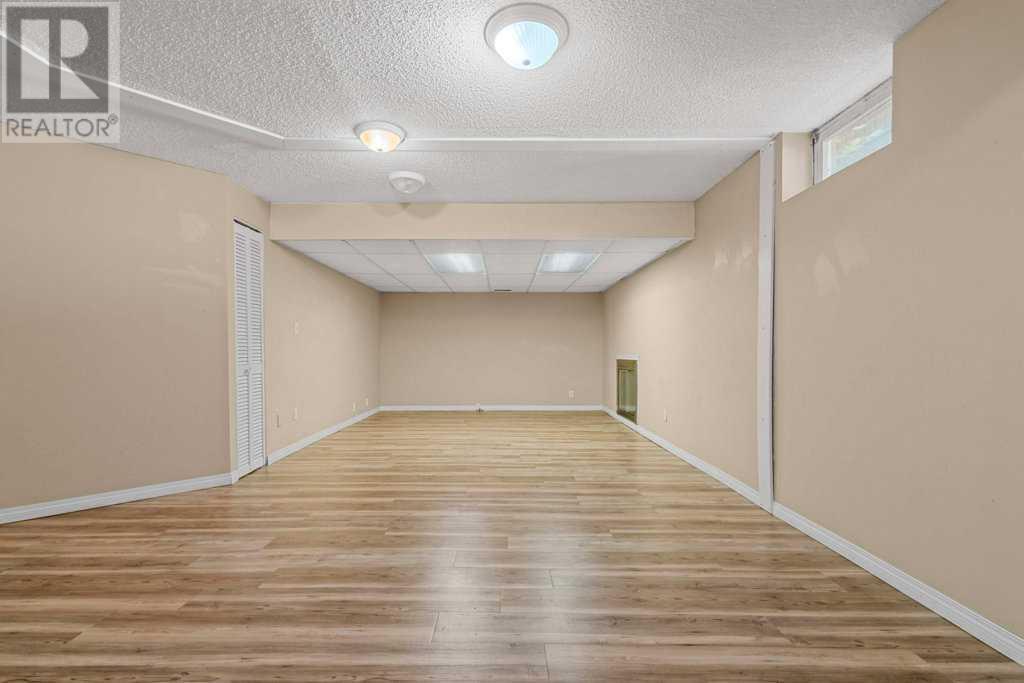 Single Family House for Sale in  Parkridge Way SE Parkland Calgary 