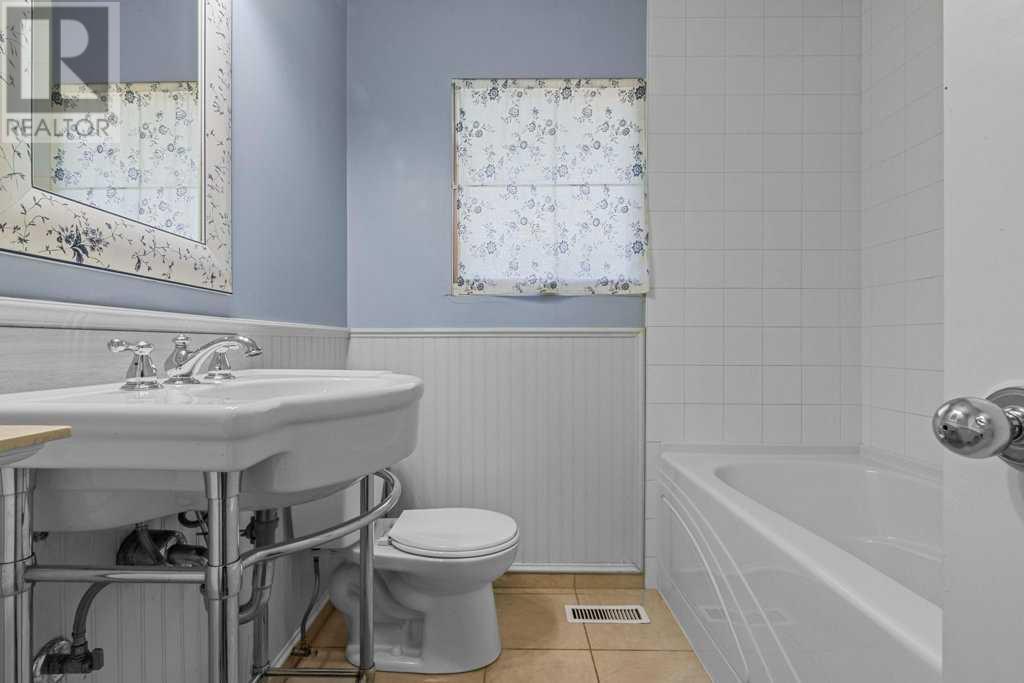 Single Family House for Sale in  Parkridge Way SE Parkland Calgary 