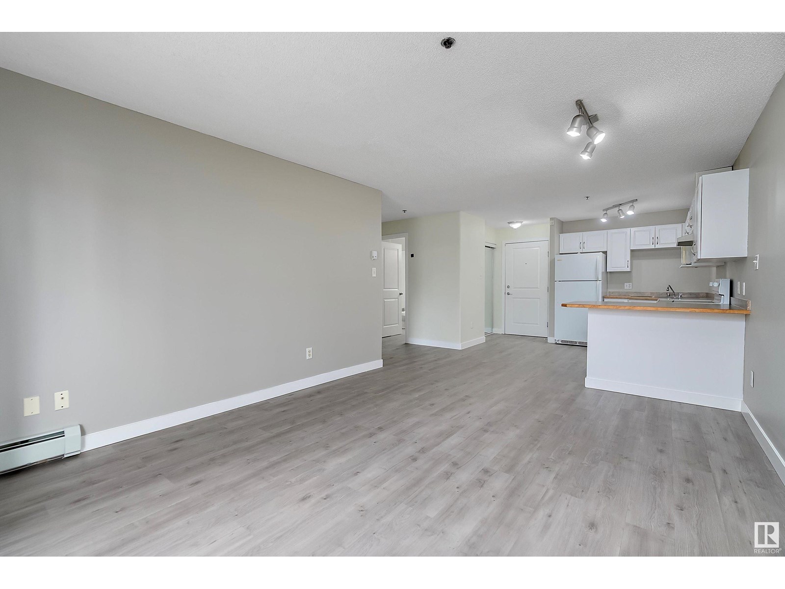 Photo 14 of 123 2305 35 A Av Nw, Edmonton AB