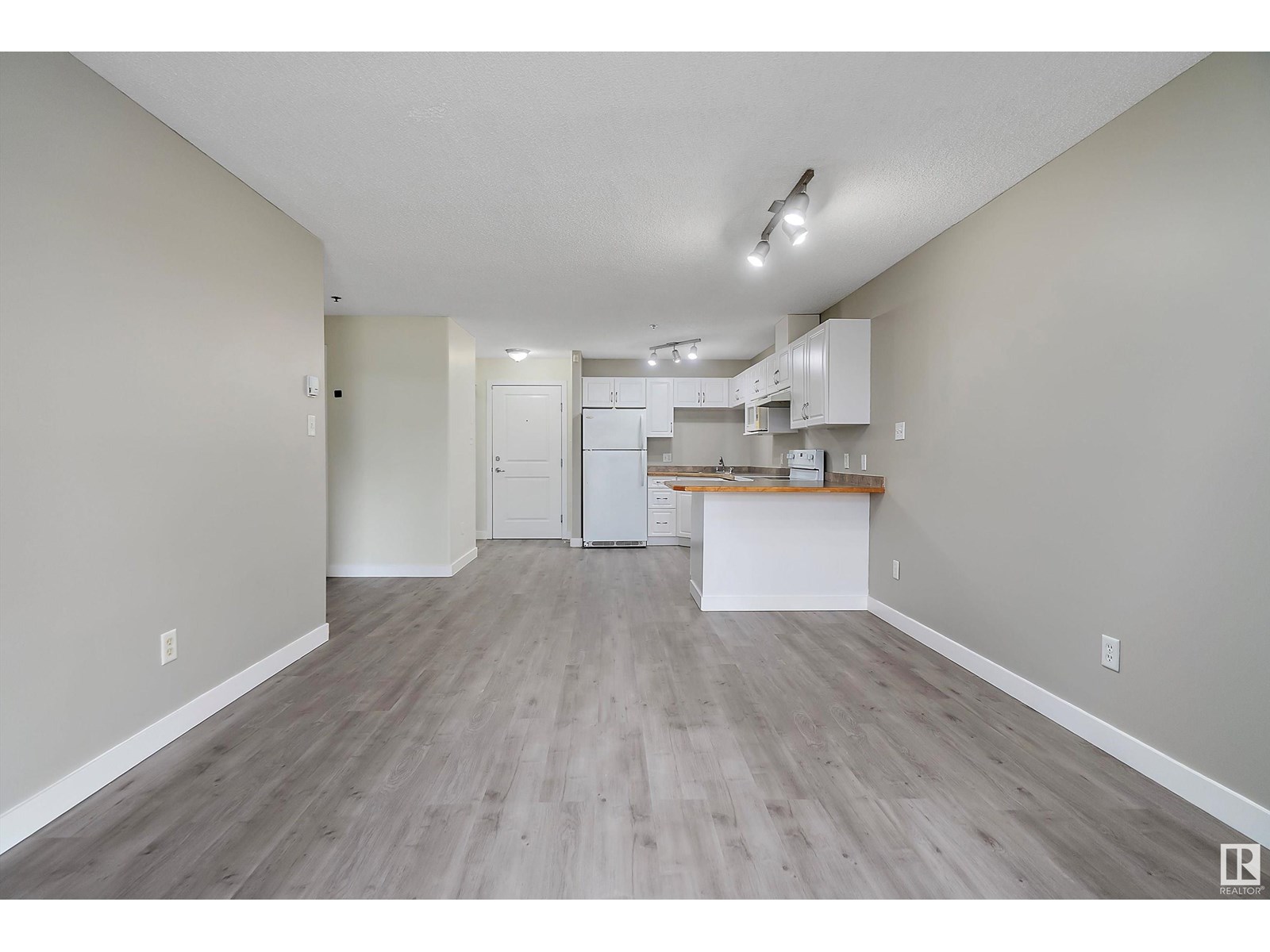 Photo 15 of 123 2305 35 A Av Nw, Edmonton AB