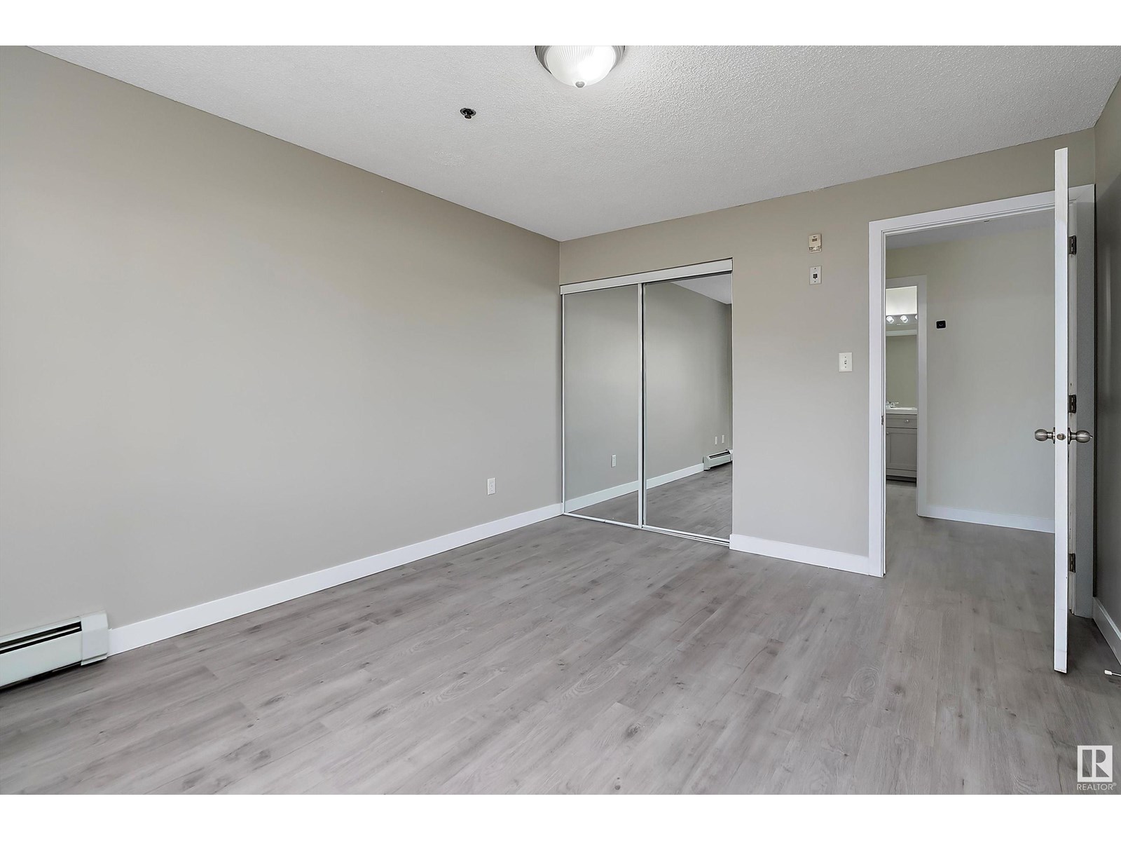 Photo 19 of 123 2305 35 A Av Nw, Edmonton AB