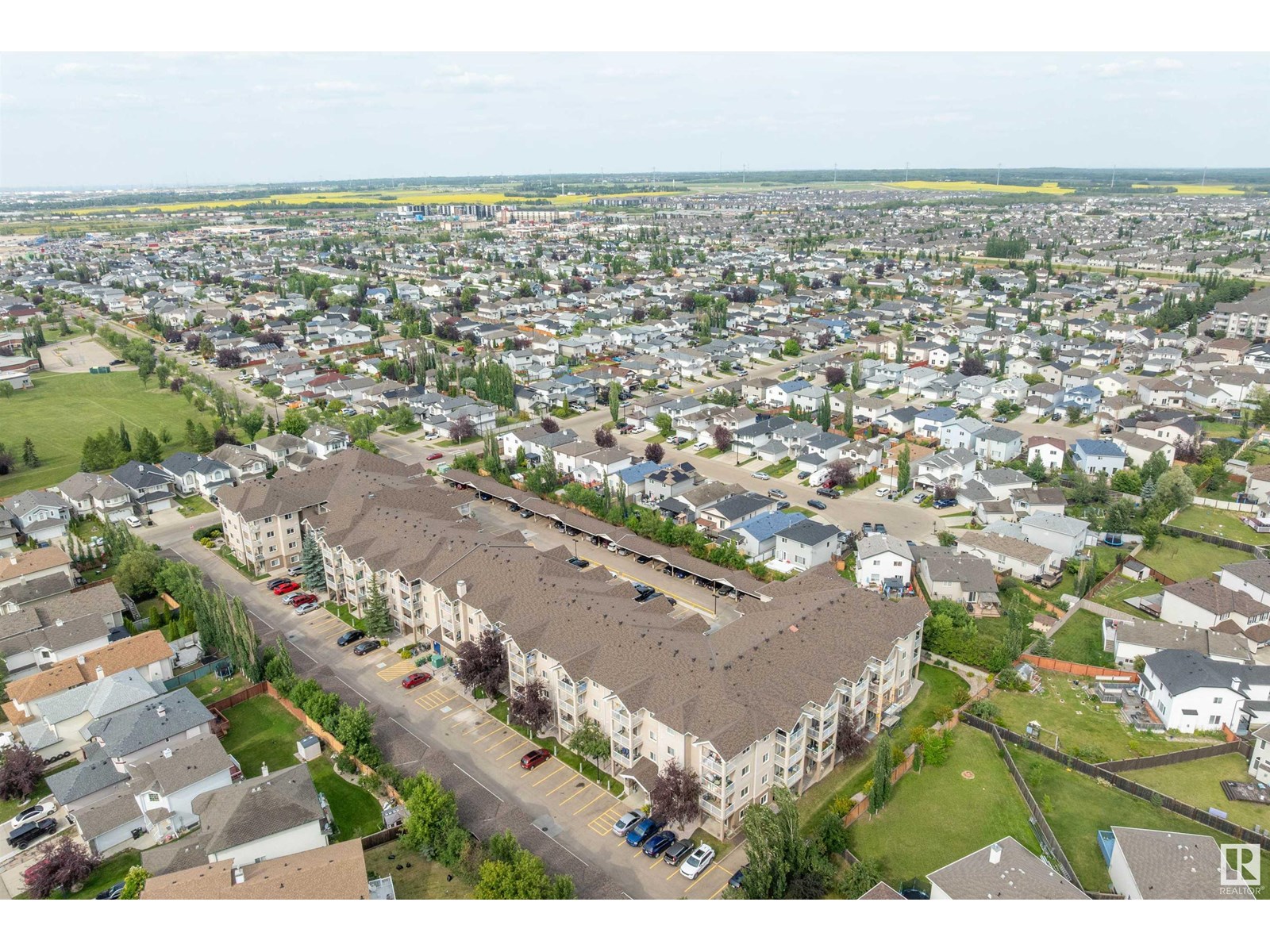 Photo 35 of 123 2305 35 A Av Nw, Edmonton AB