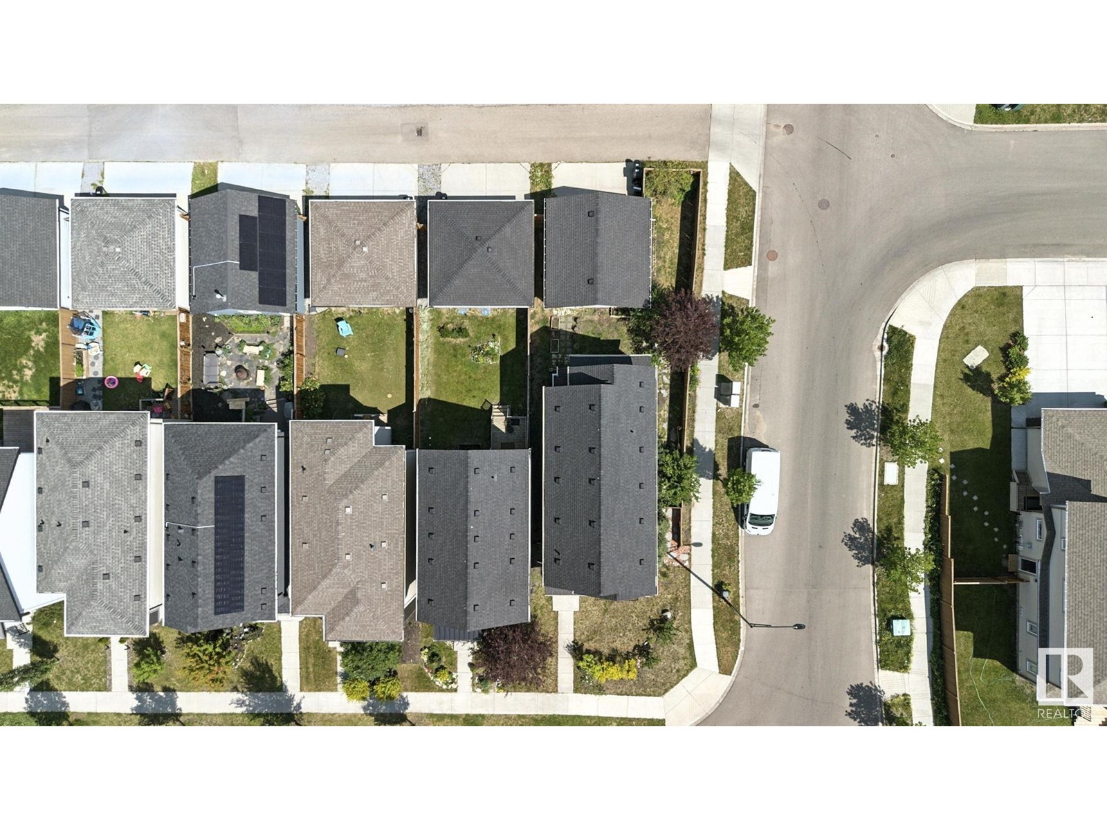 Photo 32 of 2033 Cavanagh Dr Sw, Edmonton AB