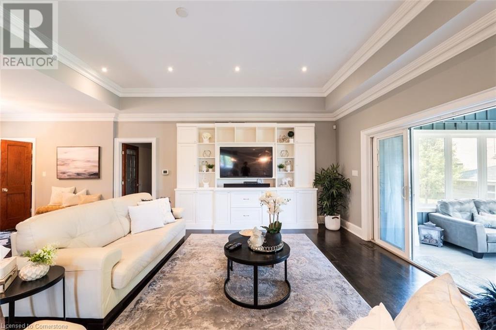 Photo 4 of 211 Lewis Road, Stoney Creek ON