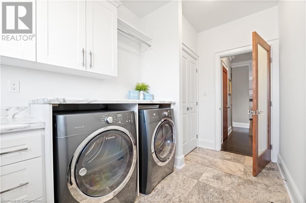 Photo 14 of 211 Lewis Road, Stoney Creek ON