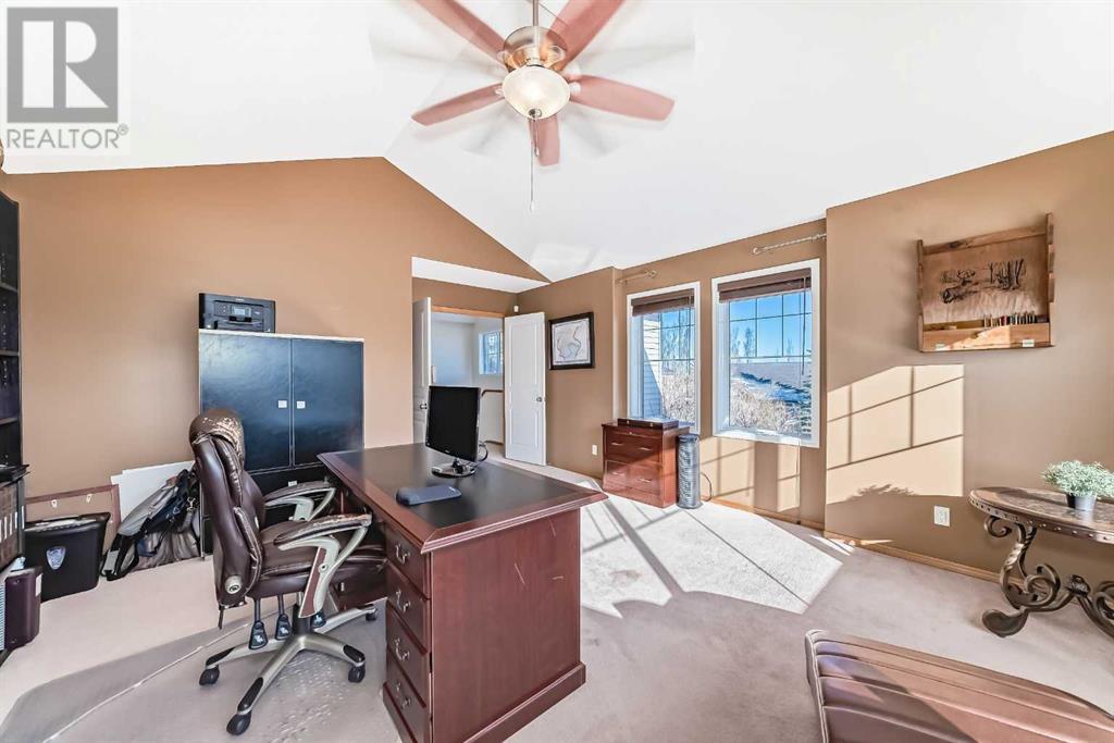 Photo 21 of 7 Crestmont Drive Sw, Calgary AB