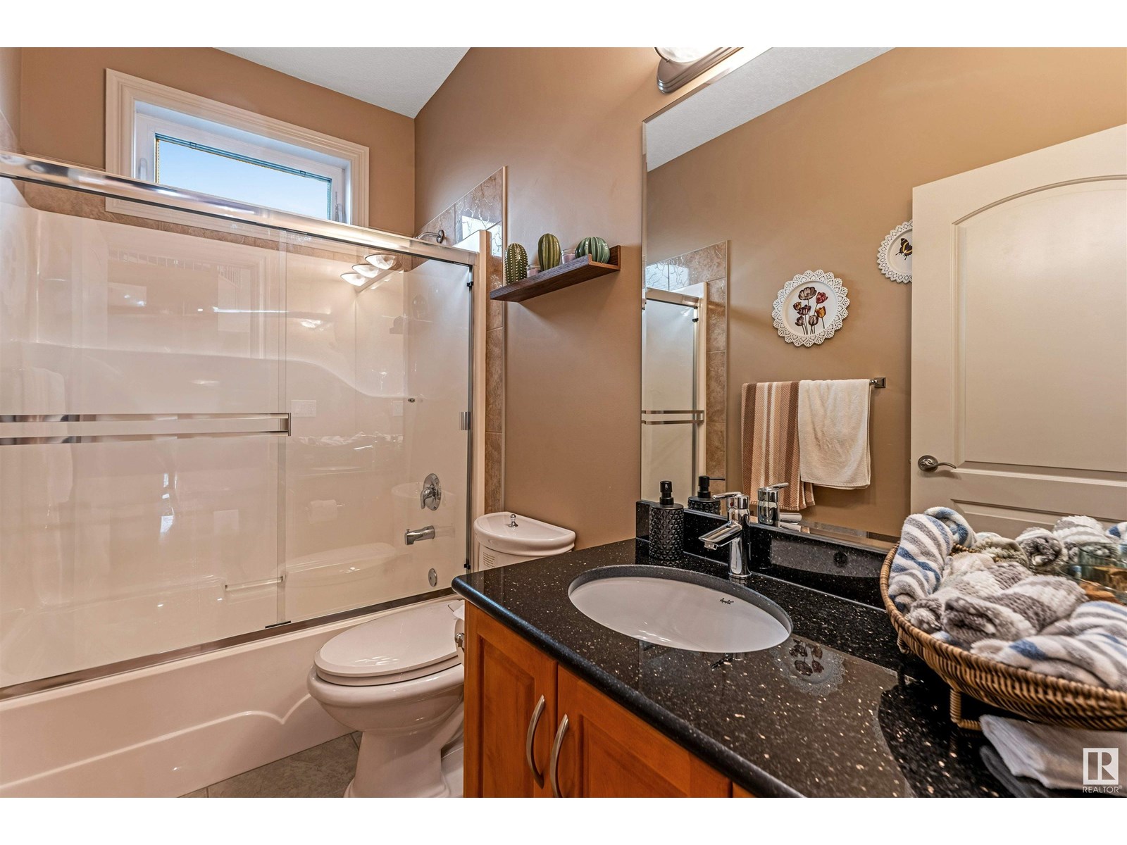 Photo 1 of 6928 14 Av Sw, Edmonton AB
