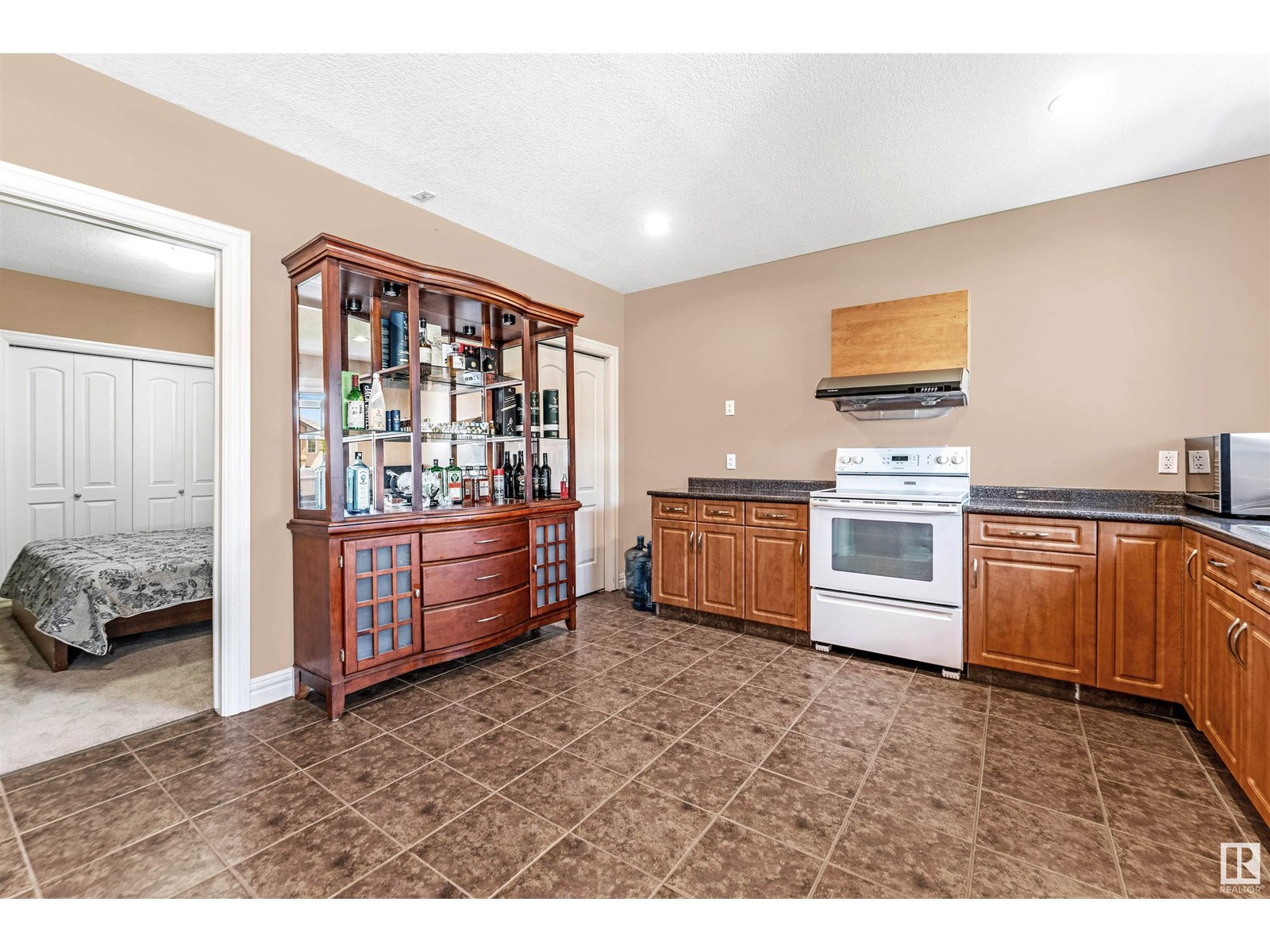Photo 14 of 6928 14 Av Sw, Edmonton AB