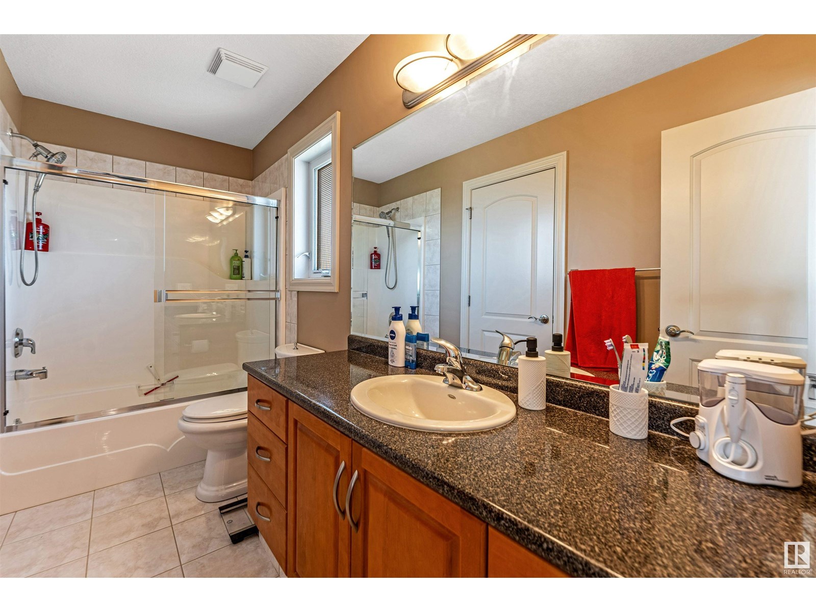 Photo 21 of 6928 14 Av Sw, Edmonton AB